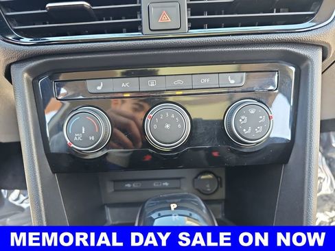 Used 2023 Volkswagen Taos SE FWD image 30