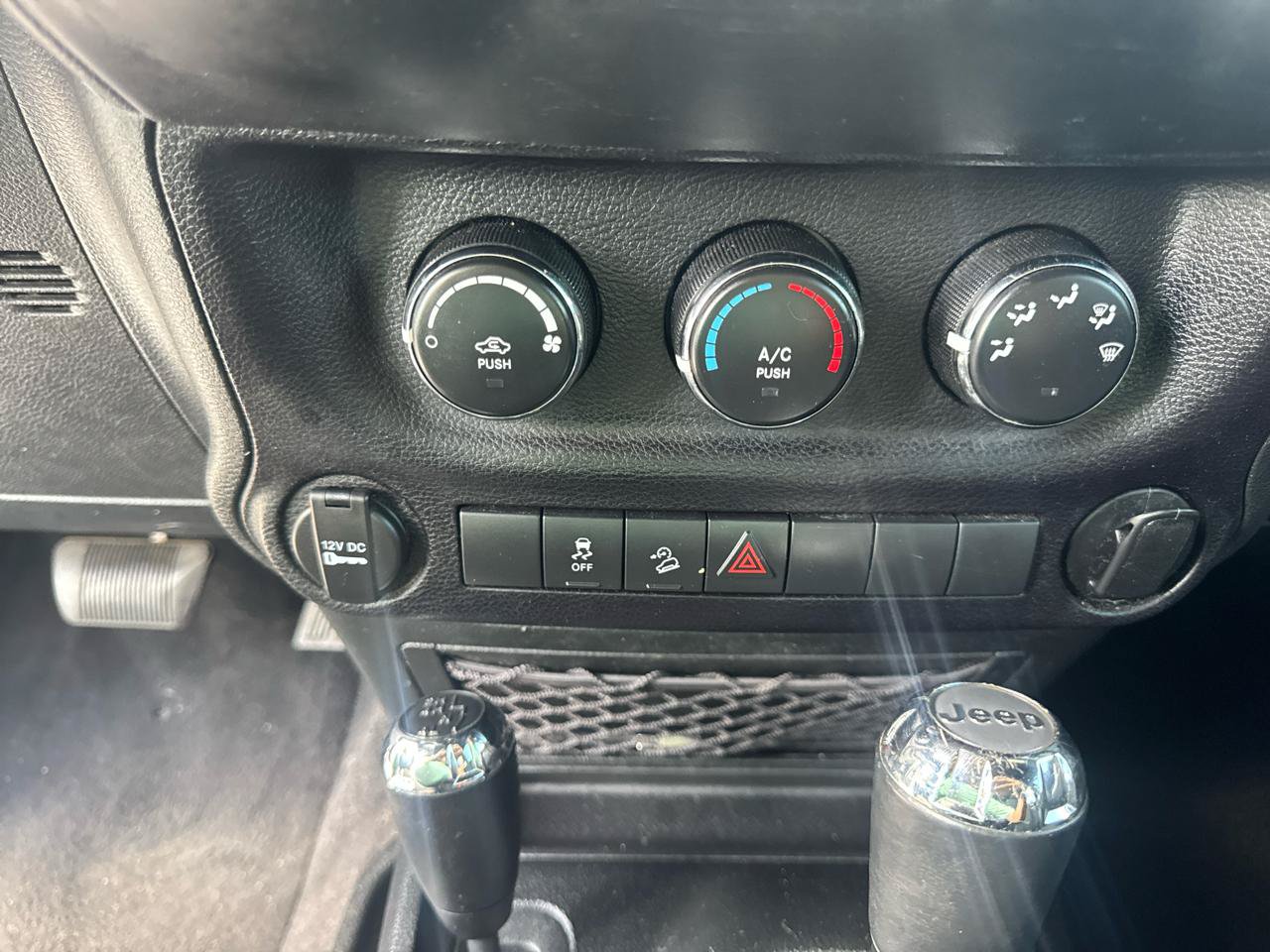 Used 2016 Jeep Wrangler Unlimited Sport w/ Connectivity Group AWD/4WD image 13