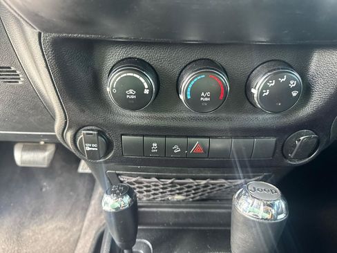 Used 2016 Jeep Wrangler Unlimited Sport w/ Connectivity Group AWD/4WD image 13
