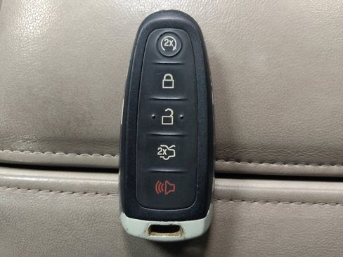 Used 2013 Lincoln MKX FWD image 32
