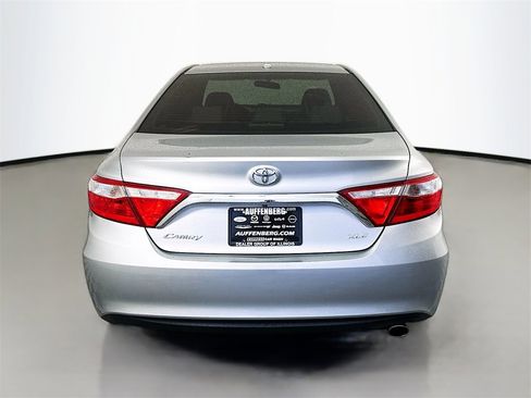 Used 2017 Toyota Camry XLE image 6