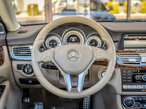 Used 2014 Mercedes-Benz CLS 550 4MATIC image 27