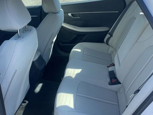 Used 2023 Hyundai Sonata SEL FWD image 9