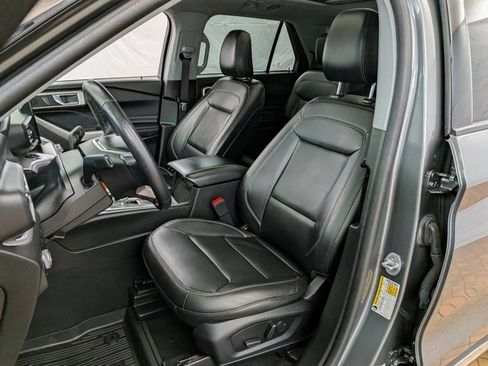 Used 2023 Ford Explorer XLT w/ Equipment Group 202A image 13