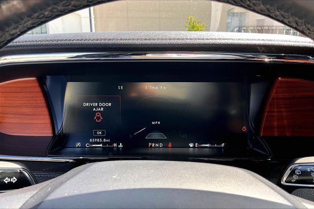 Used 2019 Lincoln Navigator Reserve AWD/4WD image 13