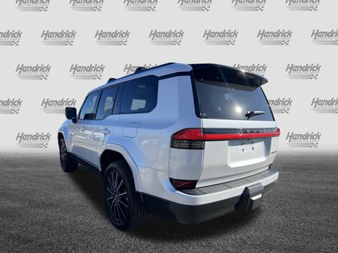 Used 2024 Lexus GX 550 w/ Accessory Package (2T) image 7