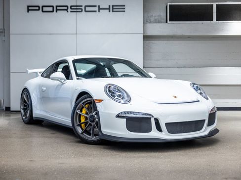 Used 2014 Porsche 911 GT3 w/ Sound Package Plus RWD image 10