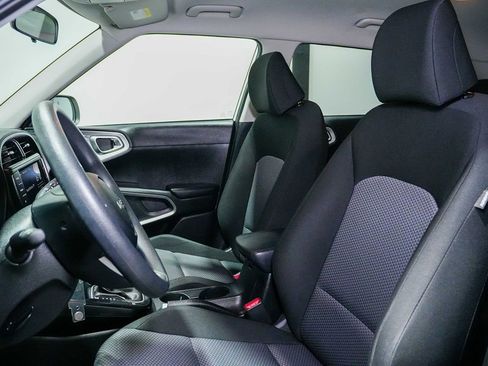 Used 2022 Kia Soul LX FWD image 12