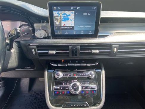 Used 2021 Lincoln Corsair AWD w/ Premium Package image 13