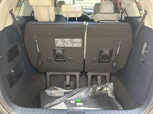 New 2026 Kia Carnival SX w/ SX Dark Edition Package image 32
