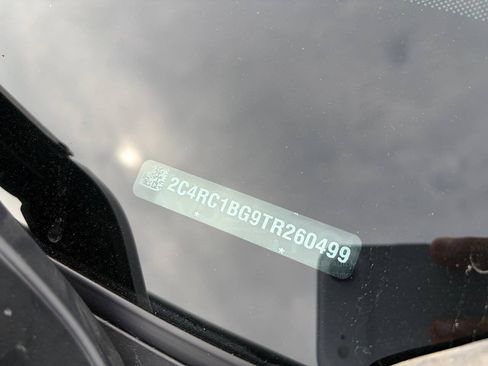 Used 2026 Chrysler Pacifica Select FWD image 17