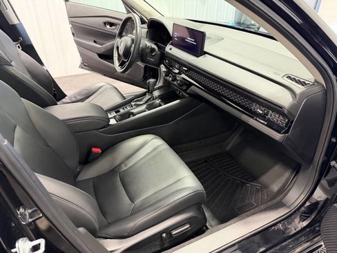 Used 2023 Honda Accord EX-L image 16