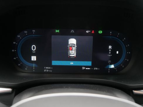 Certified 2025 Volvo XC60 B5 Plus w/ Climate Package image 24