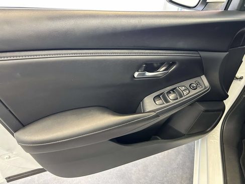 Used 2025 Nissan Sentra SV FWD image 15