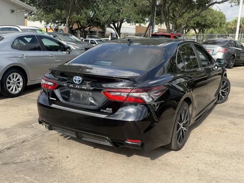 Used 2022 Toyota Camry SE FWD image 5