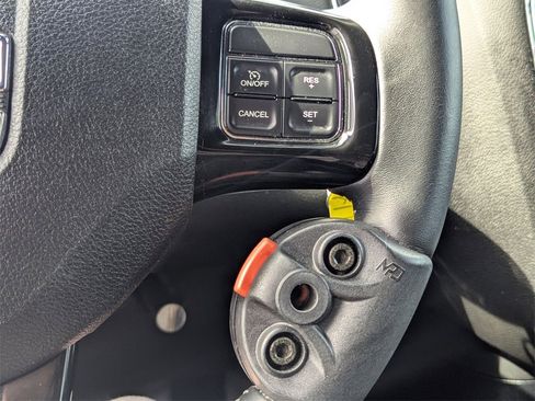 Used 2016 Dodge Grand Caravan SXT image 16