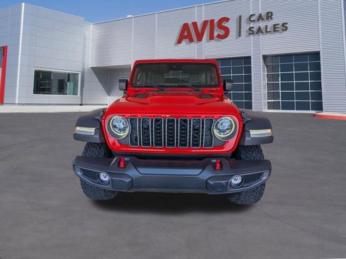 Used 2025 Jeep Wrangler Unlimited Rubicon w/ Convenience Group image 2