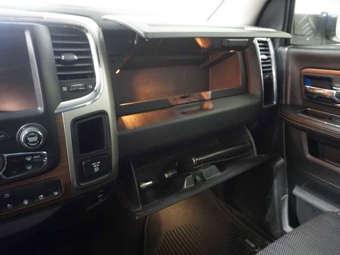 Used 2014 RAM 1500 Laramie w/ Convenience Group image 20