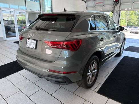 Used 2023 Audi Q3 2.0T Premium w/ Convenience Package AWD/4WD image 5