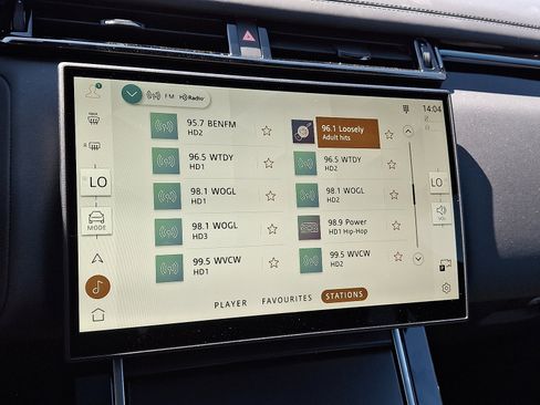 Certified 2026 Land Rover Range Rover Velar Dynamic SE image 8