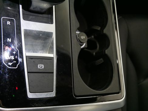 Used 2019 Audi Q8 Premium Plus image 32