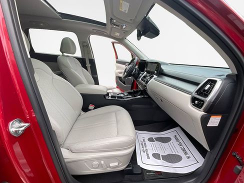 Certified 2023 Kia Sorento SX Prestige w/ Panoramic Sunroof Package AWD/4WD image 26