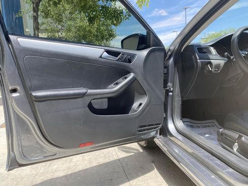 Used 2018 Volkswagen Jetta Wolfsburg Edition FWD image 18
