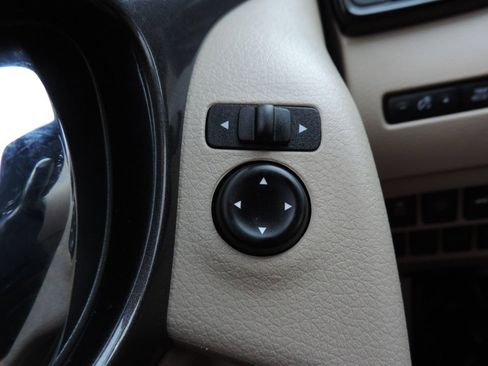 Used 2019 Nissan Rogue SV FWD image 27
