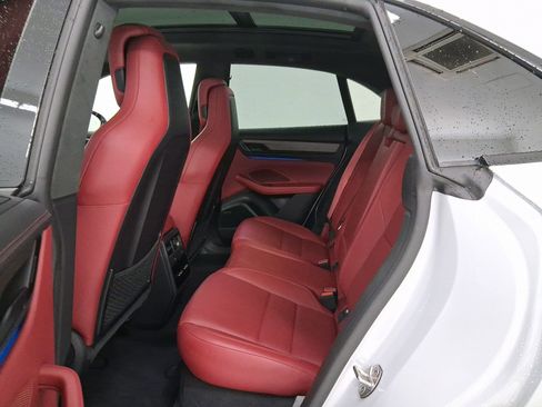 Certified 2025 Porsche Macan Turbo Electric AWD/4WD image 32