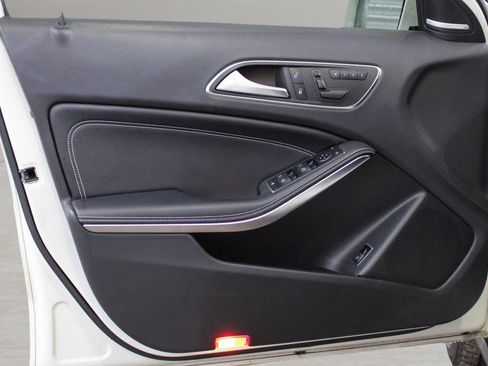 Used 2017 Mercedes-Benz GLA 250 image 16