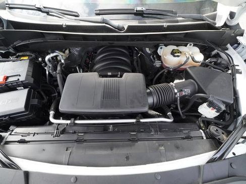 Used 2024 GMC Yukon AT4 w/ Technology Package image 10