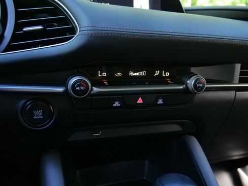 Used 2021 MAZDA MAZDA3 s FWD image 11