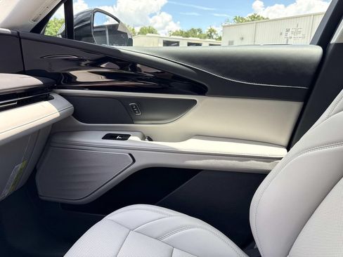 New 2026 Lincoln Nautilus Premier AWD/4WD image 24