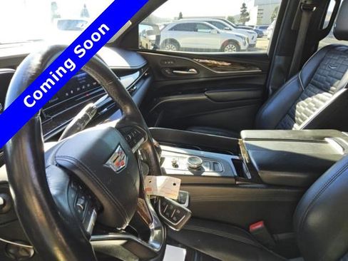 Used 2023 Cadillac Escalade ESV Sport Platinum w/ Heavy-Duty Trailer Package image 15