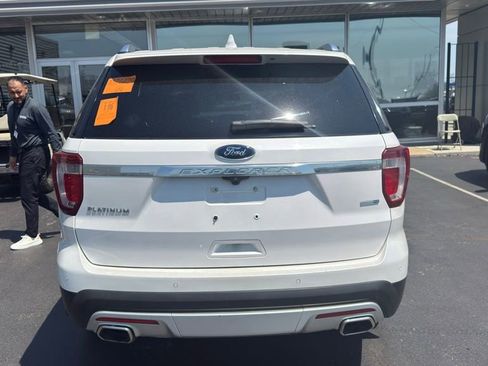 Used 2017 Ford Explorer Platinum AWD/4WD image 4