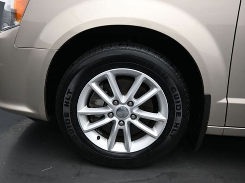 Used 2016 Dodge Grand Caravan SXT w/ Rear Park Assist Package image 59