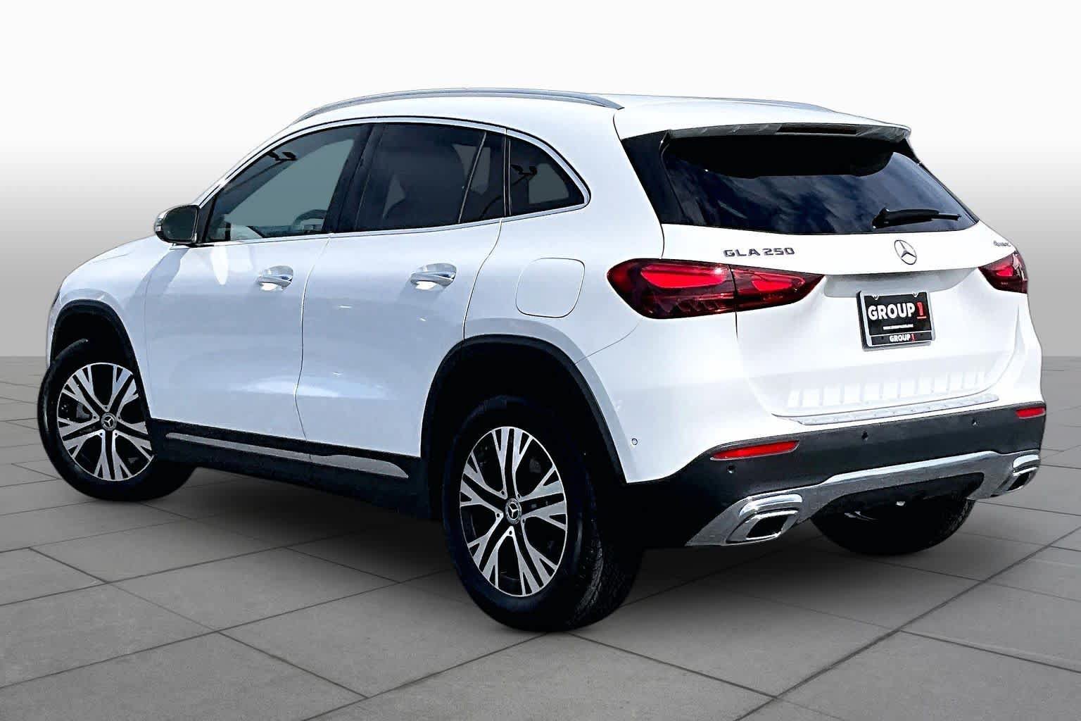 Used 2025 Mercedes-Benz GLA 250 4MATIC image 11