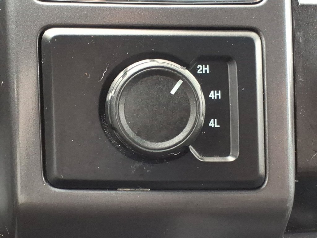 Used 2020 Ford F150 XLT w/ Equipment Group 302A Luxury AWD/4WD image 17