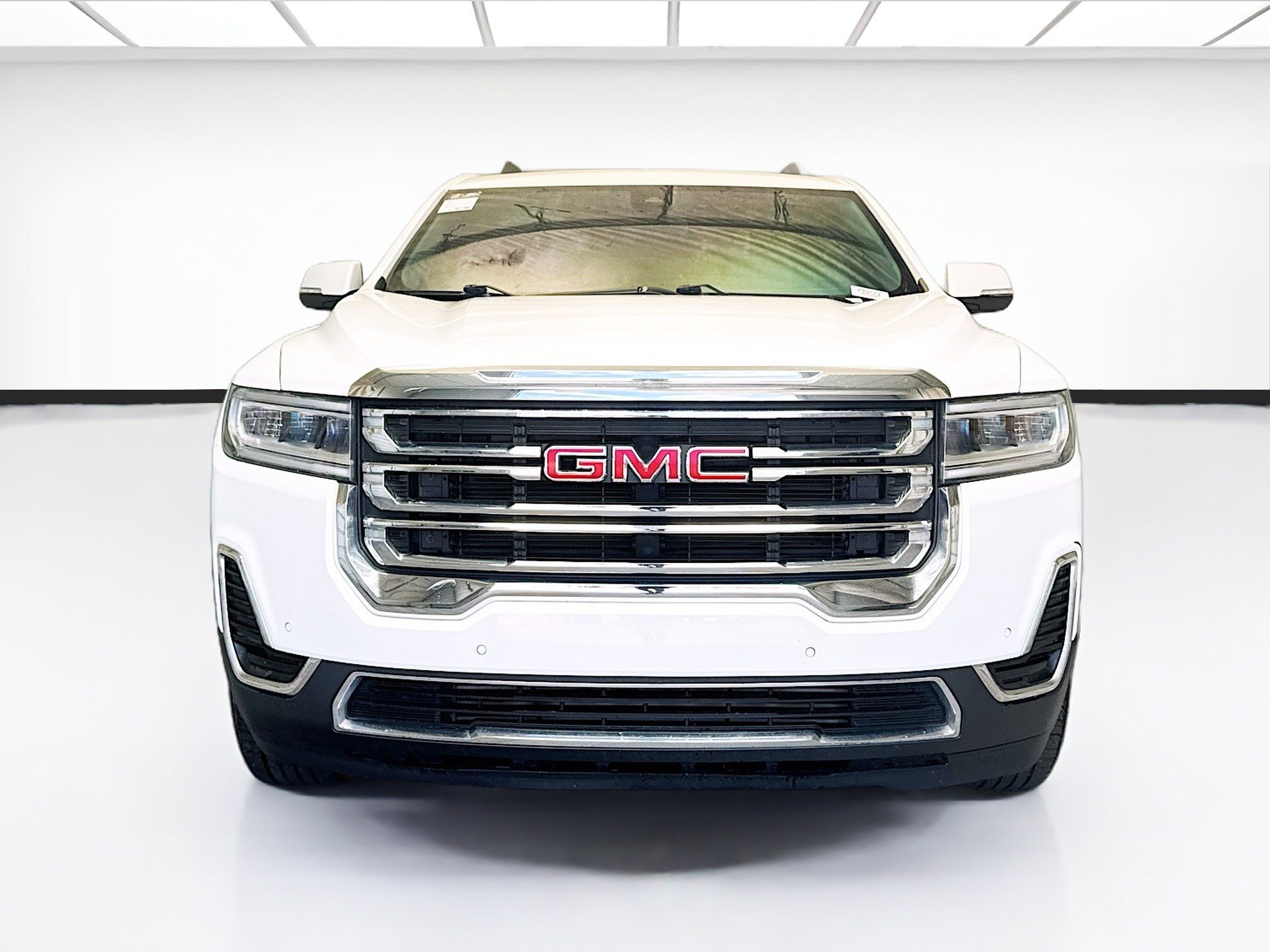 Used 2023 GMC Acadia SLE w/ Driver Convenience Package FWD image 2