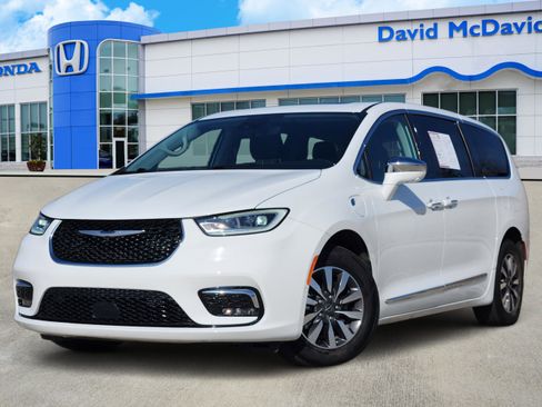 Used 2022 Chrysler Pacifica Limited image 1