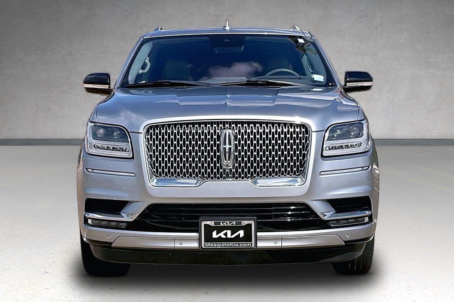 Used 2020 Lincoln Navigator L Reserve w/ Luxury Package AWD/4WD image 6
