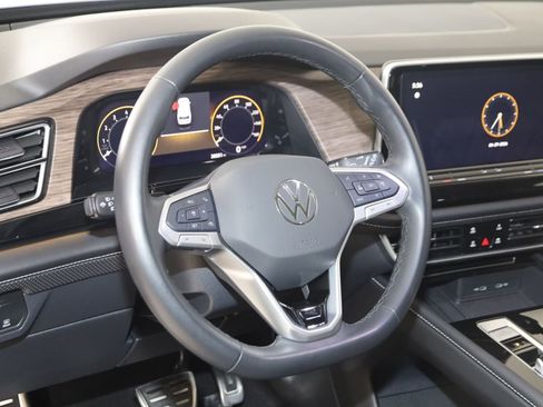 Used 2025 Volkswagen Atlas SEL Premium R-Line AWD/4WD image 6
