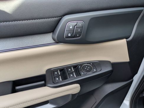 New 2025 Ford Ranger Lariat w/ FX4 Off-Road Package image 17