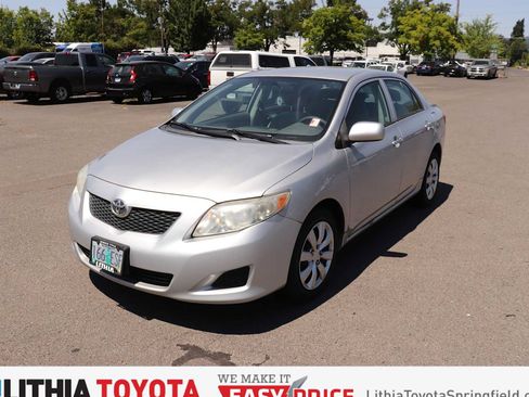 Used 2010 Toyota Corolla LE FWD image 1