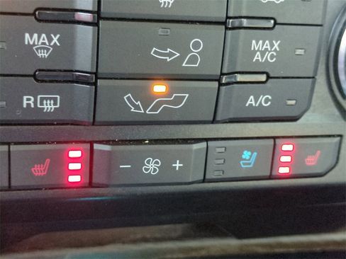 Used 2020 Ford F150 Limited image 22