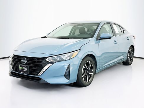 Used 2024 Nissan Sentra SV image 3