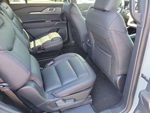 Used 2026 Ford Explorer ST-Line w/ ST-Line Street Pack RWD image 16