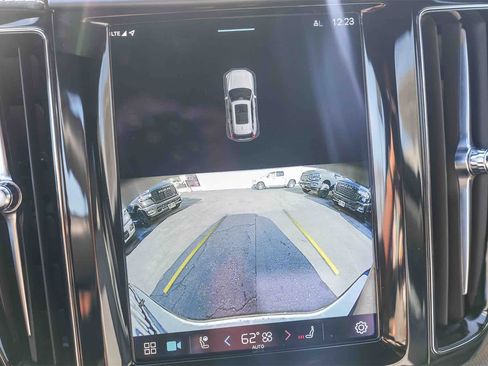 Used 2022 Volvo XC60 T8 R-Design w/ Advanced Package image 22