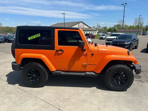 Used 2012 Jeep Wrangler Sahara w/ Dual Top Group AWD/4WD image 4