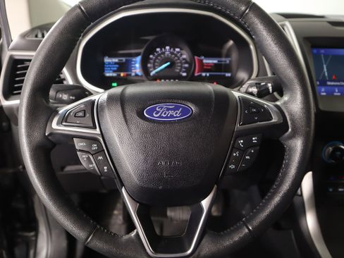 Used 2020 Ford Edge SEL image 3